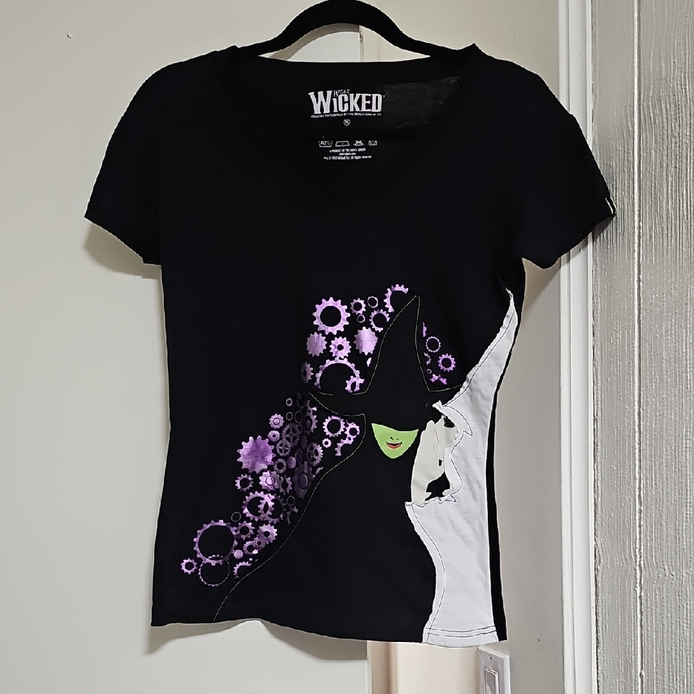 Wear Wicked Witches Short-sleeve V-neck Tee Youth XL